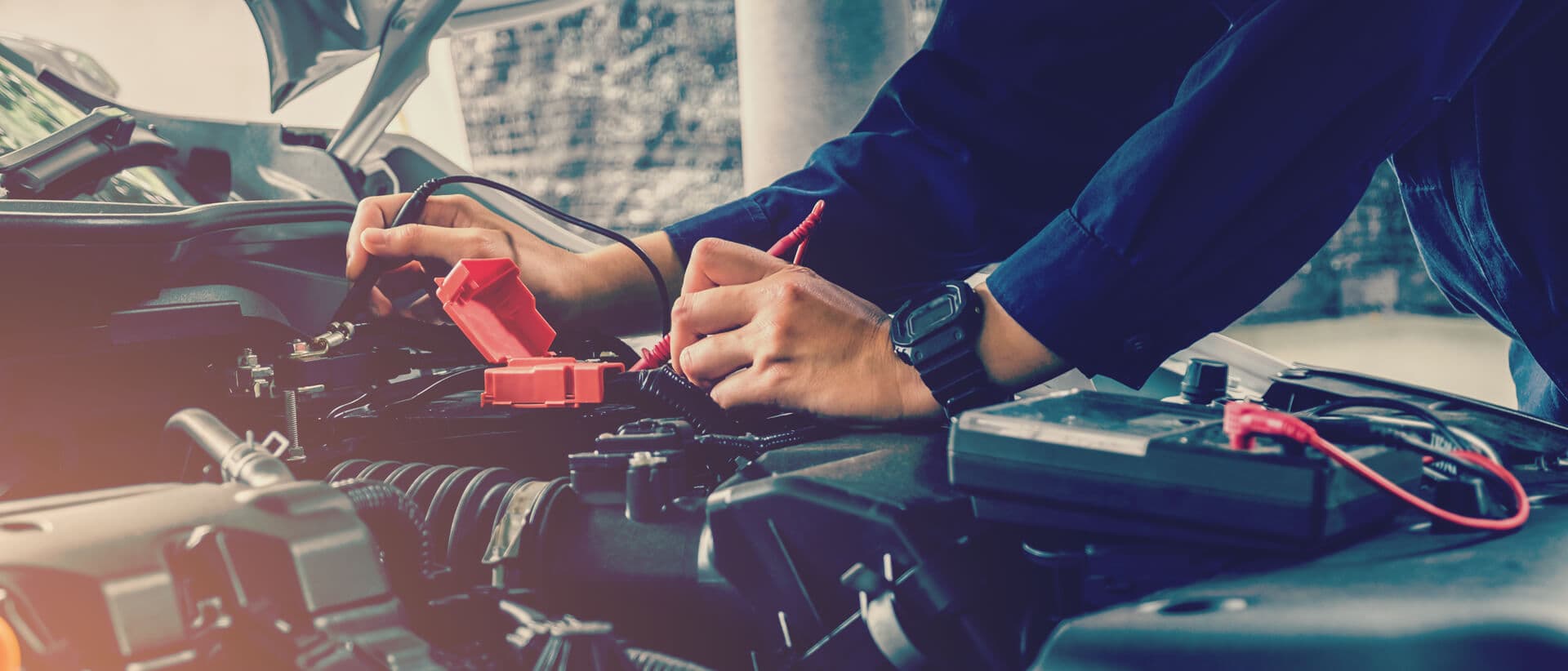 Trabajos de electricidad para el automóvil de Electrocar Ferrol, S.L.